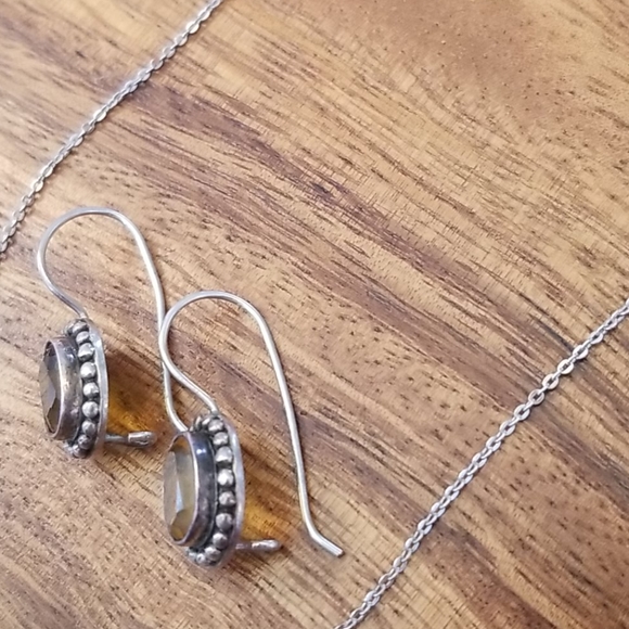 Jewelry - Picture 2 of 3